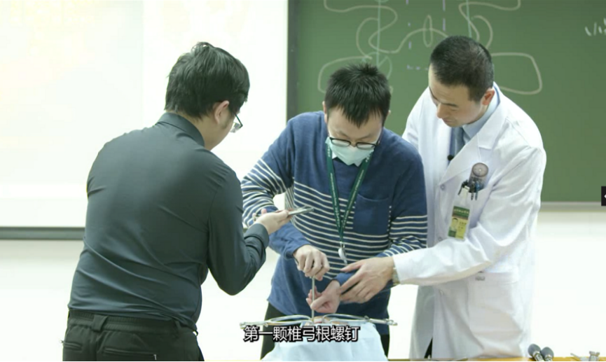 16cf17b37043434a812ae7e0bc6fe06b.png 05.png