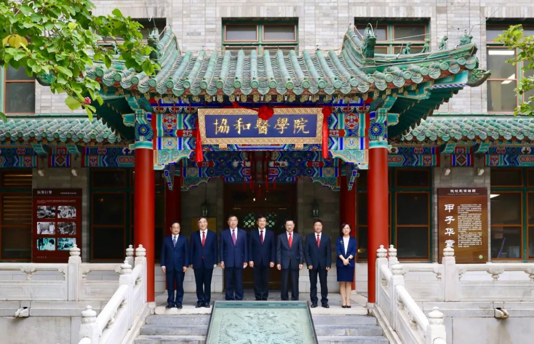 8910efe6eb244a5782c867cd8e8efcbe.jpg 03.jpg