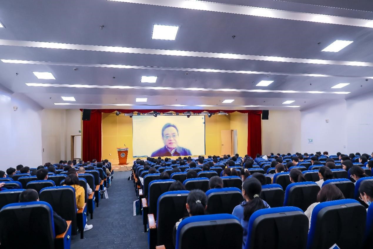 王健伟.jpg 王健伟.jpg