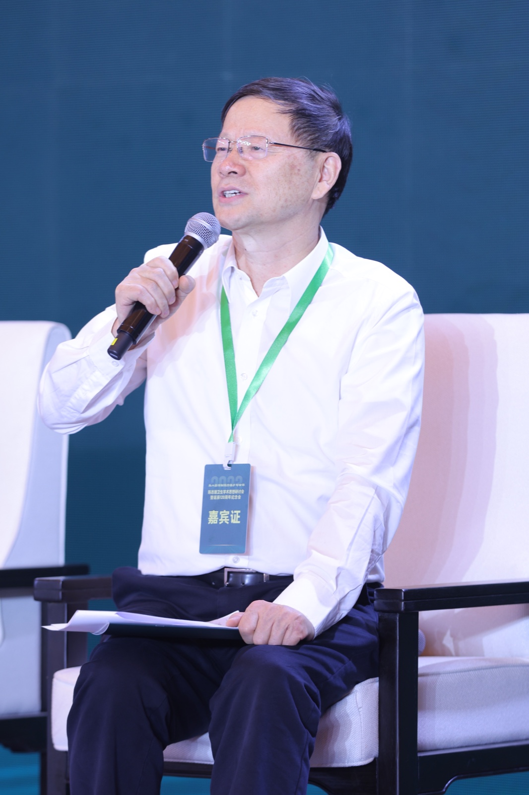 杨维中.jpg 杨维中.jpg