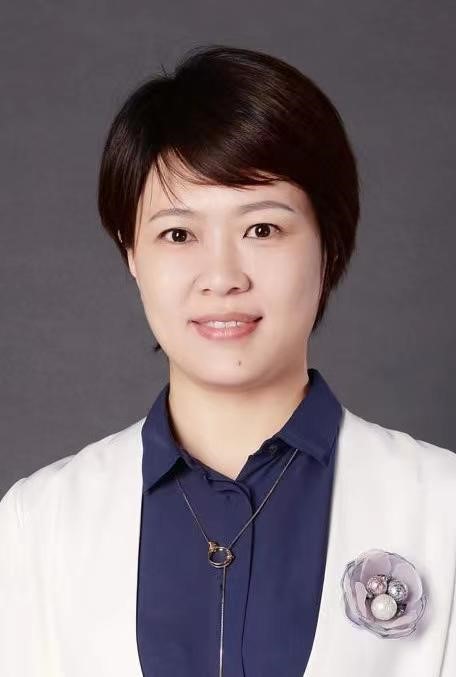 邱玲.jpg 邱玲.jpg