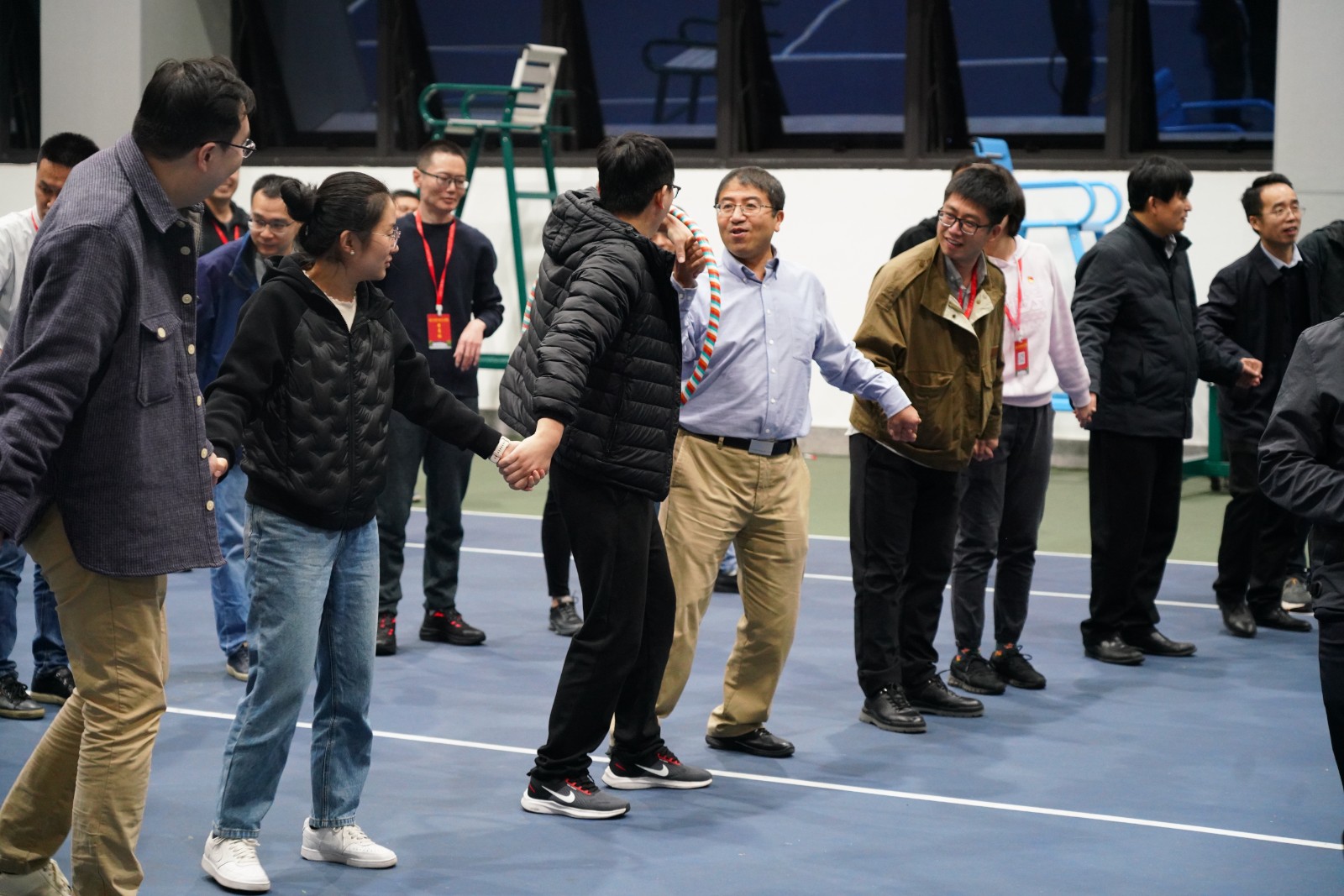 团队破冰活动3.JPG 团队破冰活动3.JPG