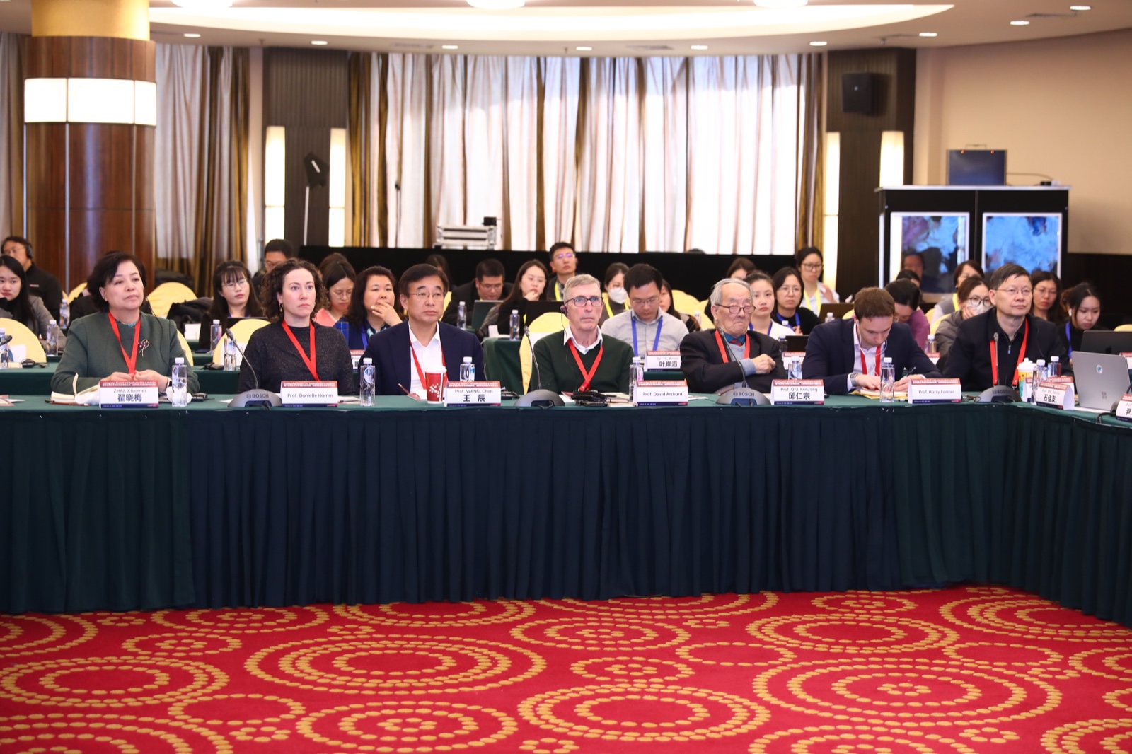 合影1.JPG 合影1.JPG