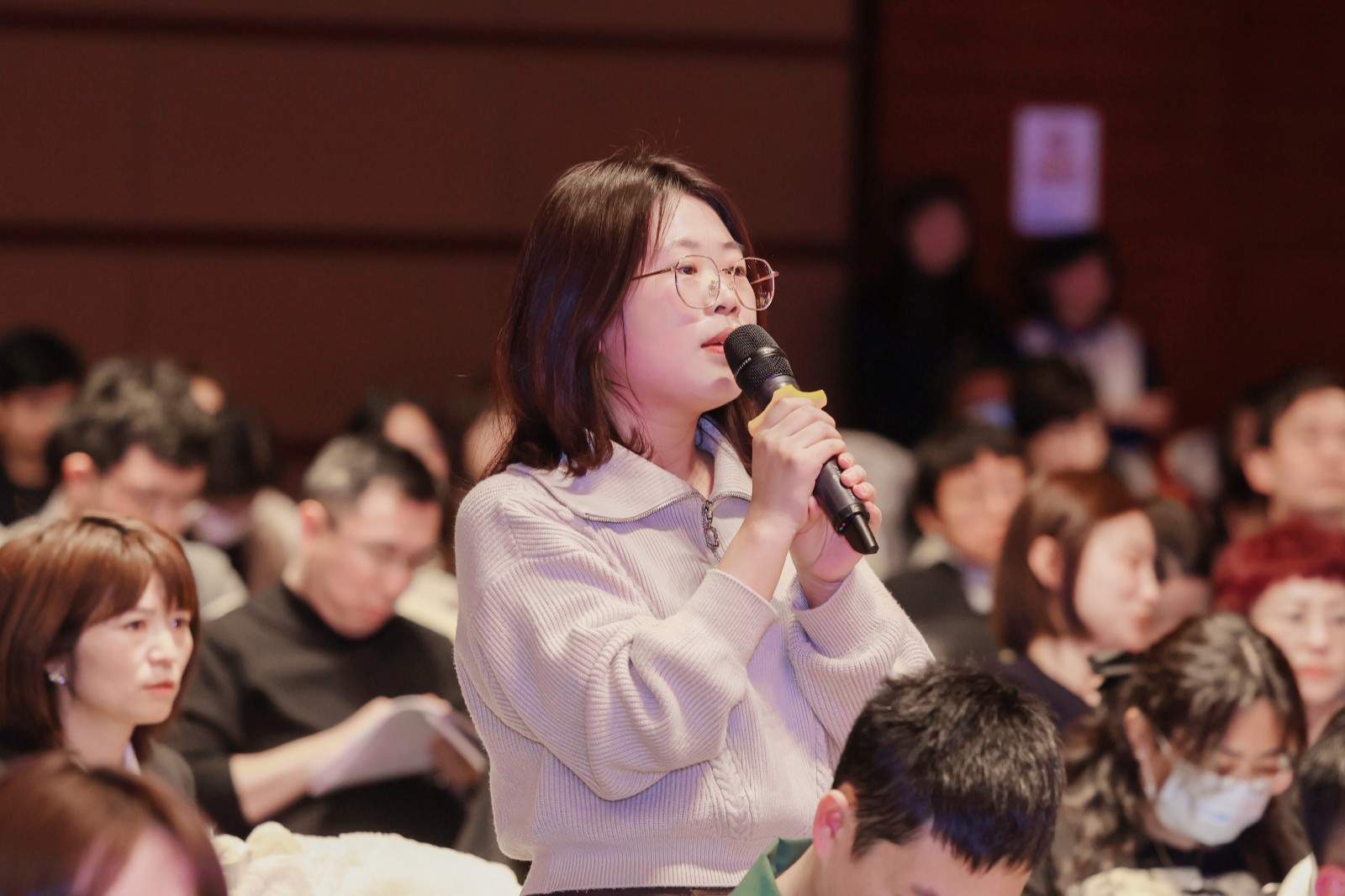 现场交流3.JPG 现场交流3.JPG