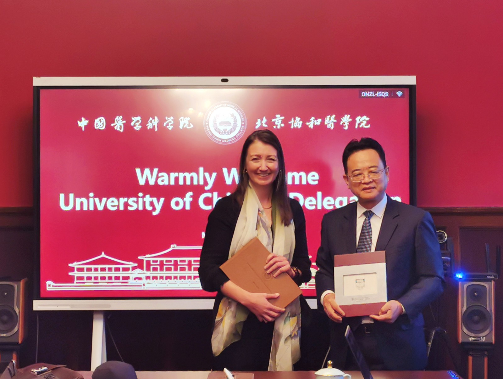 礼物.jpg 礼物.jpg