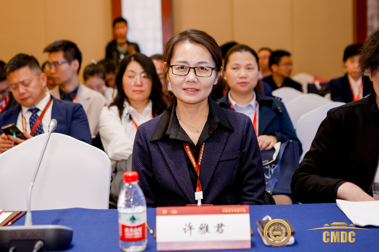 许雅君.jpg 许雅君.jpg