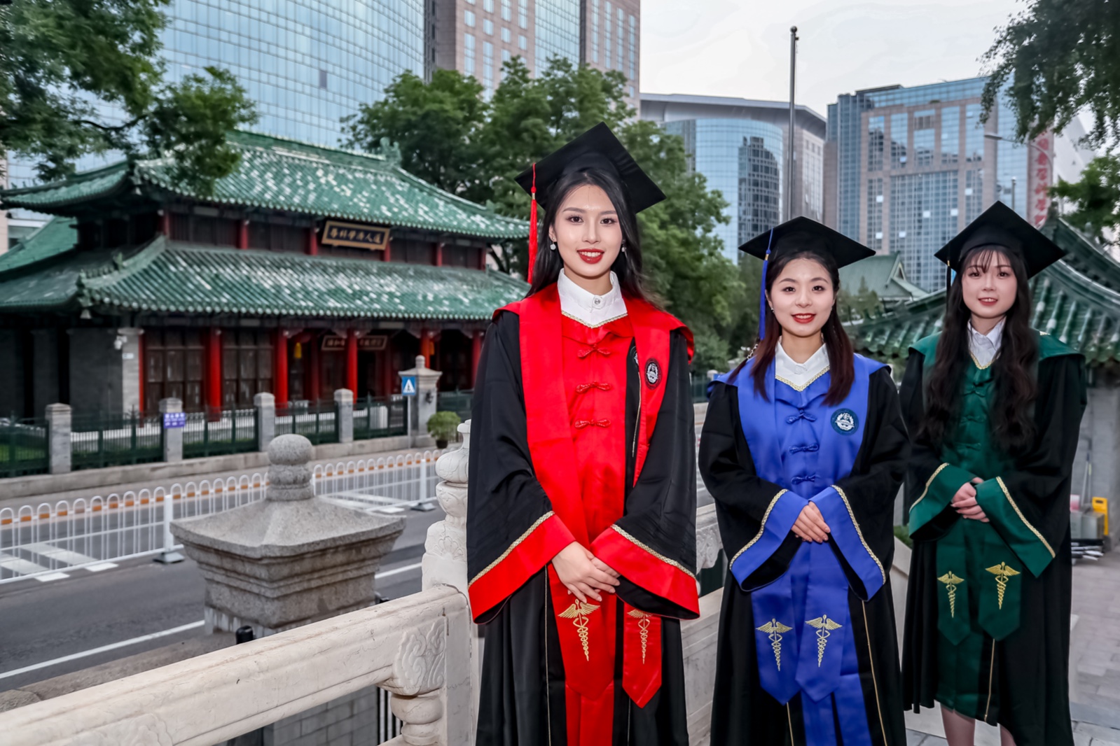 四号楼栏杆.jpg 四号楼栏杆.jpg