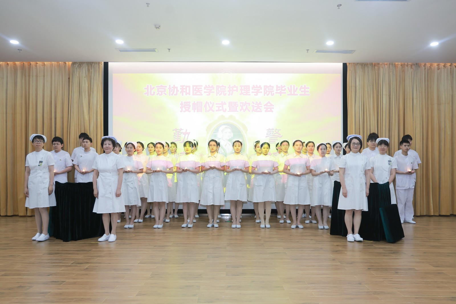 授帽2.jpg 授帽2.jpg