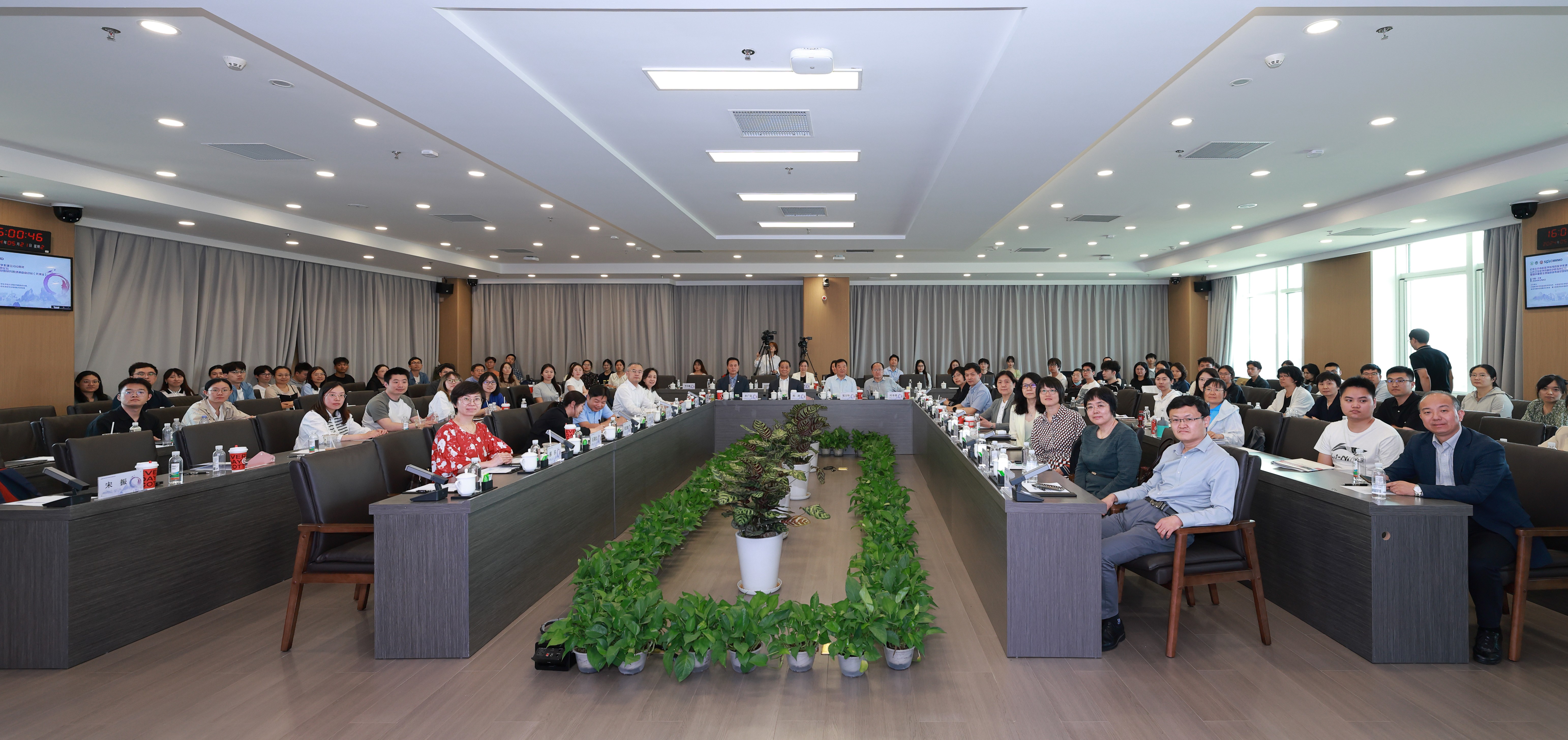 b1535e1a1abb4c6a925ef391a352fa8f.jpg b1535e1a1abb4c6a925ef391a352fa8f.jpg