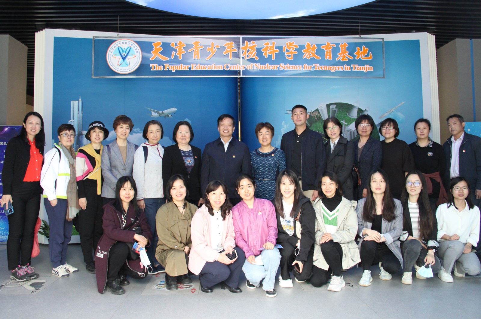 4参观.JPG 4参观.JPG